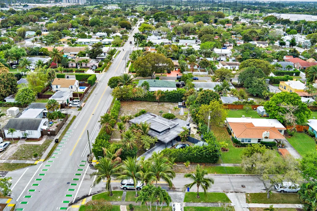 6301 Lake Avenue West Palm Beach FL 33405