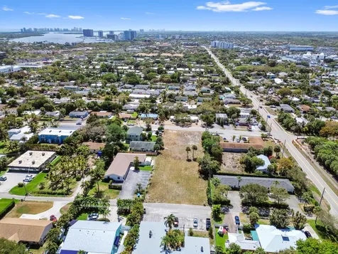 1955 Juno Road North Palm Beach FL 33408