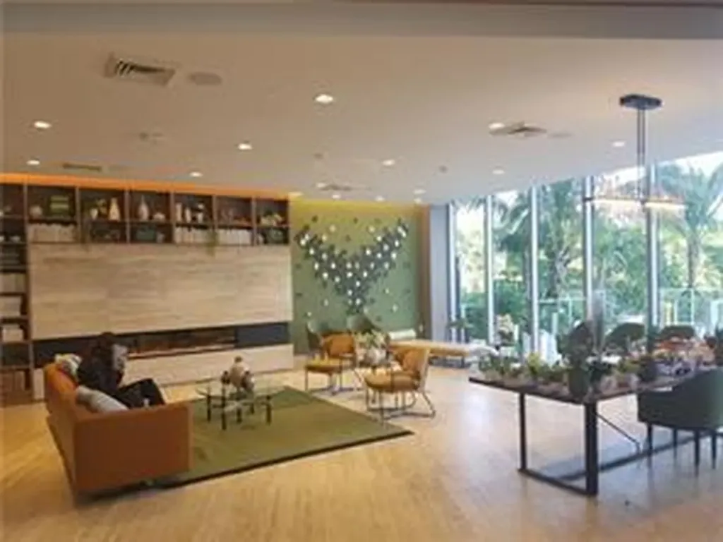 16385 Biscayne Boulevard North Miami Beach FL 33160