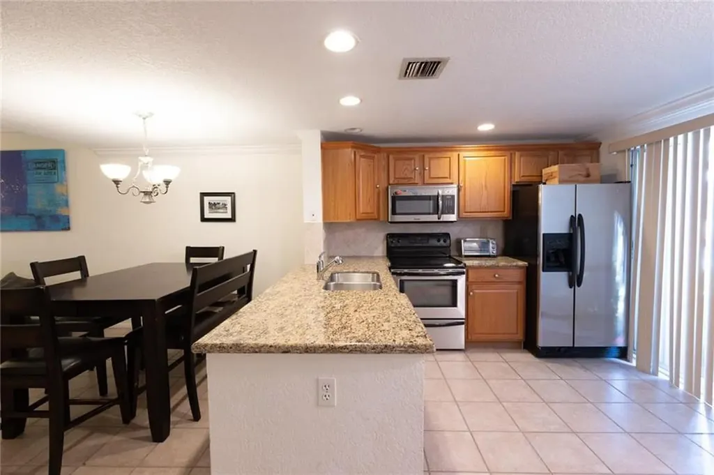 2863 NE 15th Street Pompano Beach FL 33062