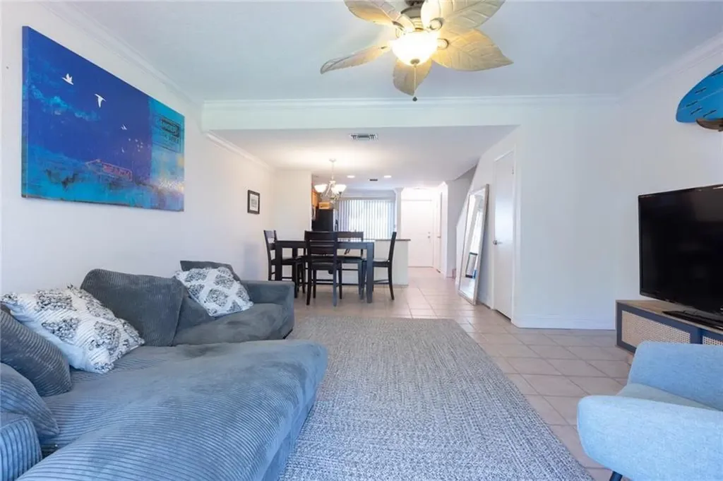 2863 NE 15th Street Pompano Beach FL 33062