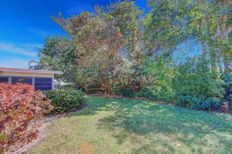 8574 SE Seagrape Way Hobe Sound FL 33455