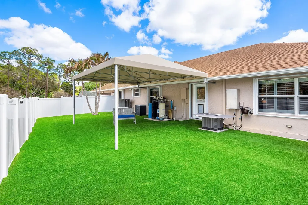 15436 66th Court N Loxahatchee FL 33470