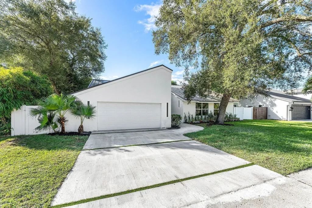 1380 SW 1st Street Boca Raton FL 33486
