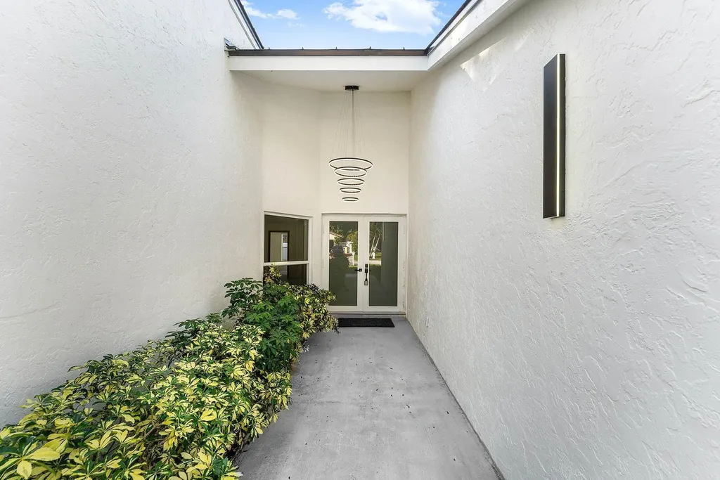 1380 SW 1st Street Boca Raton FL 33486