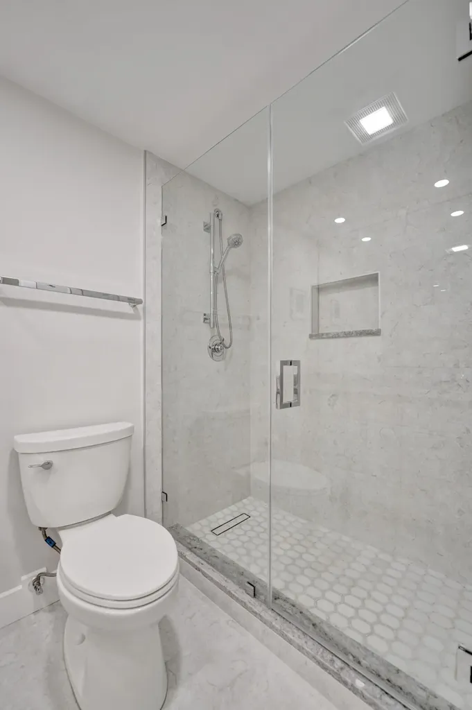 3145 NE 48th Court Lighthouse Point FL 33064