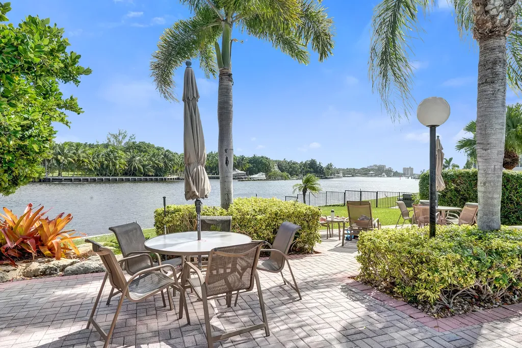 3145 NE 48th Court Lighthouse Point FL 33064