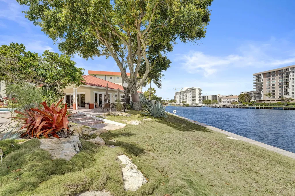 3145 NE 48th Court Lighthouse Point FL 33064