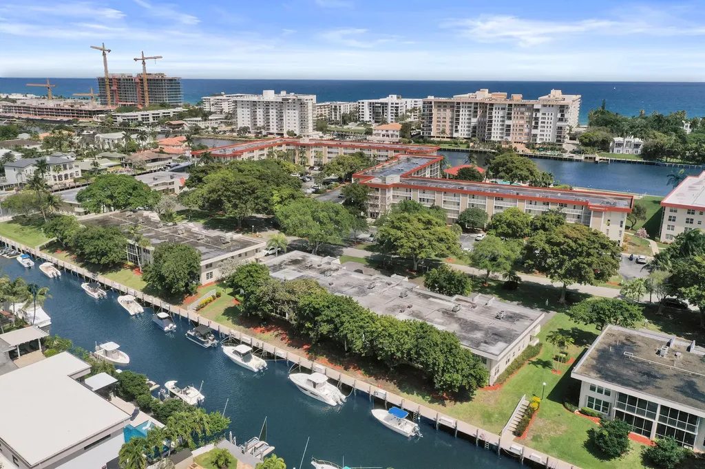 3145 NE 48th Court Lighthouse Point FL 33064