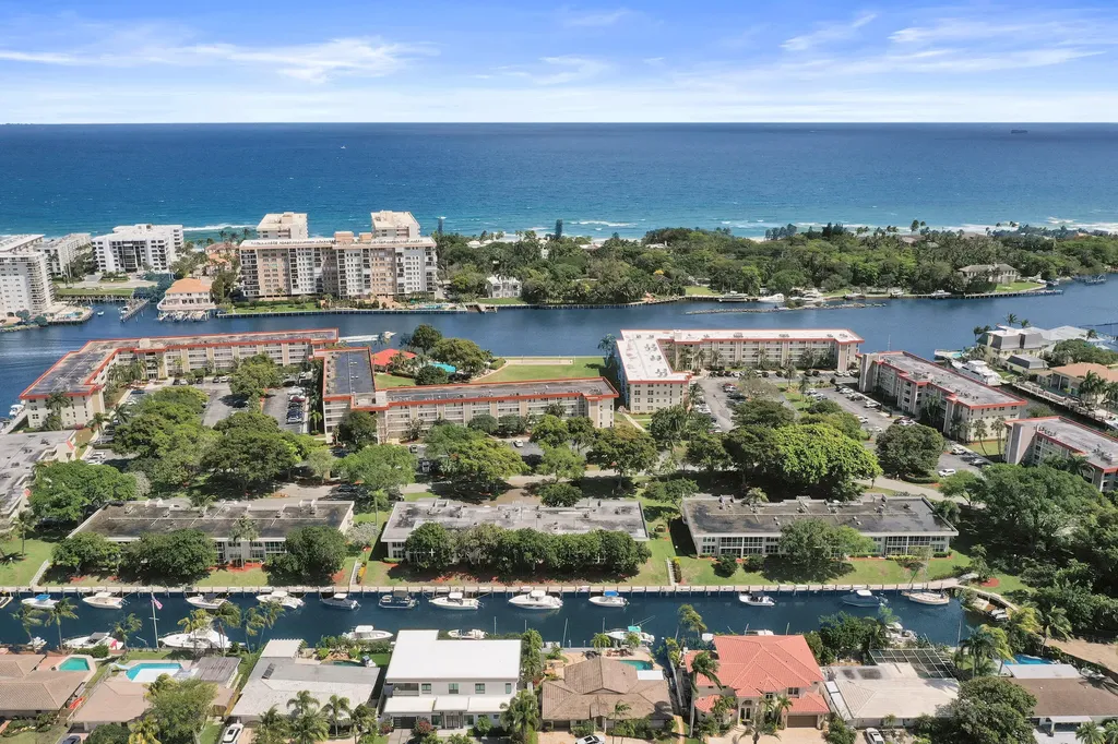 3145 NE 48th Court Lighthouse Point FL 33064