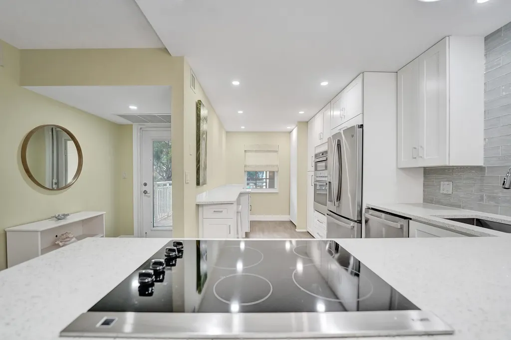 3145 NE 48th Court Lighthouse Point FL 33064