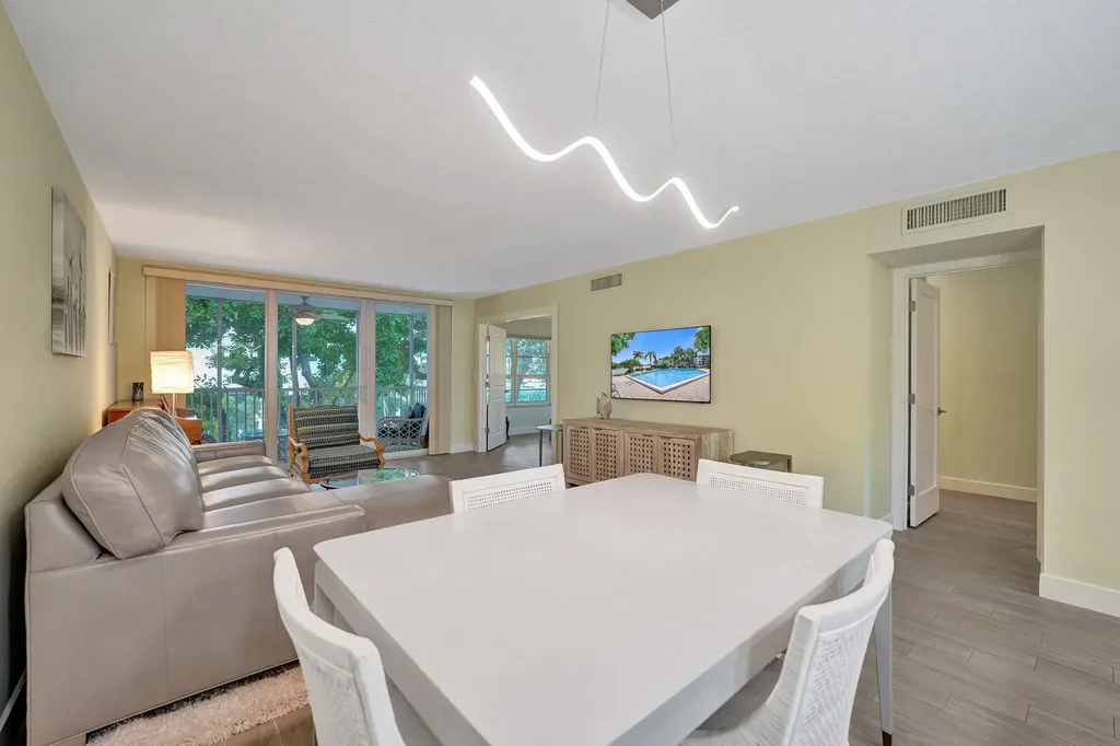 3145 NE 48th Court Lighthouse Point FL 33064