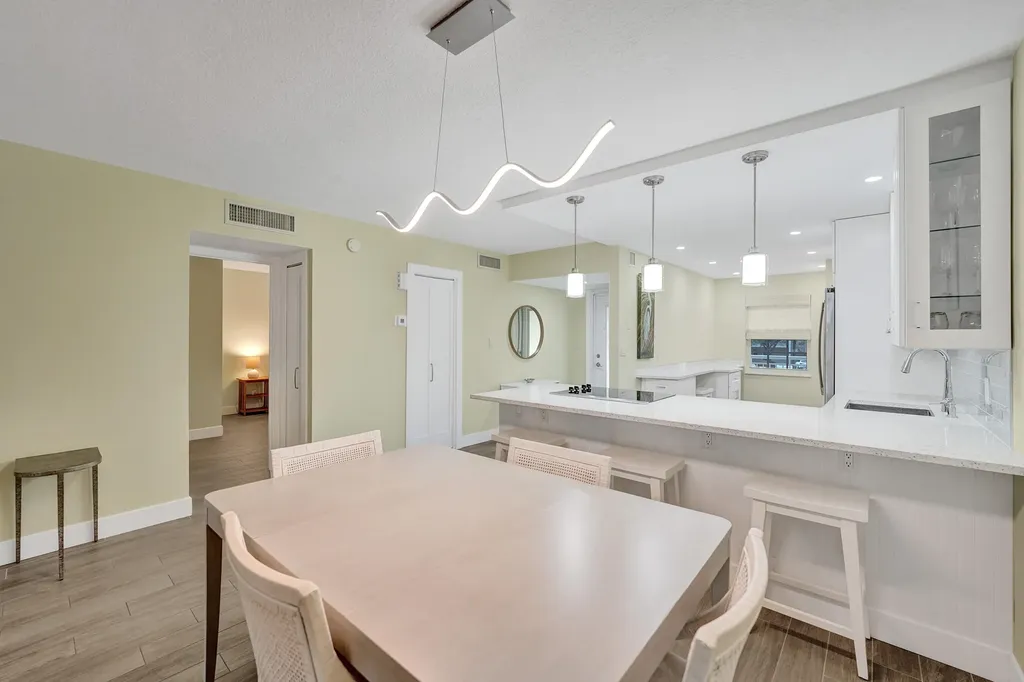 3145 NE 48th Court Lighthouse Point FL 33064