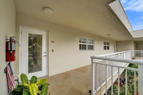 3145 NE 48th Court Lighthouse Point FL 33064
