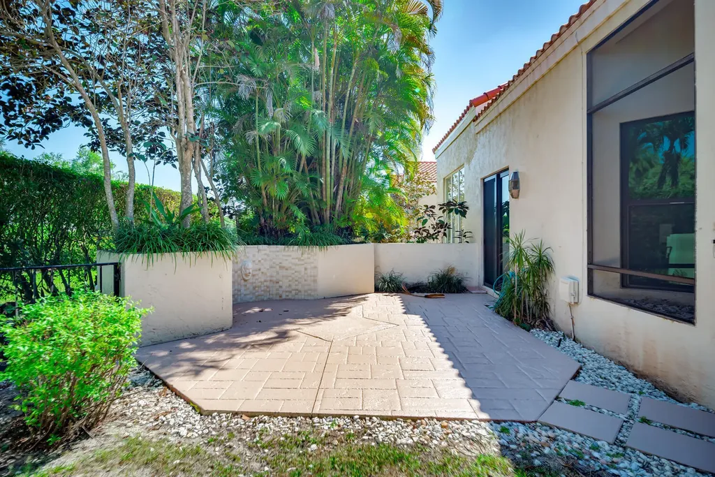 7481 Campo Florido Boca Raton FL 33433