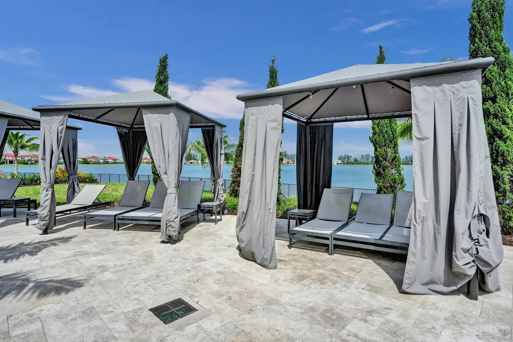 11965 S Baypoint Circle Parkland FL 33076