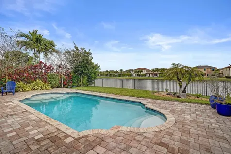 11965 S Baypoint Circle Parkland FL 33076