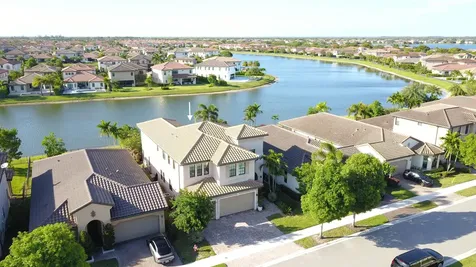 11965 S Baypoint Circle Parkland FL 33076