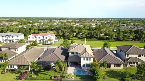 11965 S Baypoint Circle Parkland FL 33076