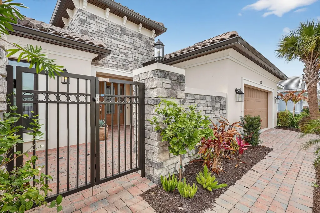 10102 SW Davanti Drive Port St Lucie FL 34987