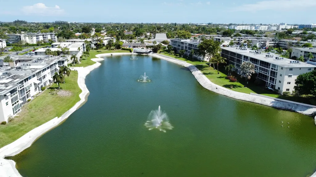 2687 Garden Drive N Lake Worth Beach FL 33461