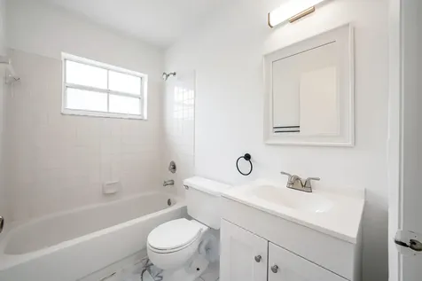 2042 NW 184th Way Pembroke Pines FL 33029