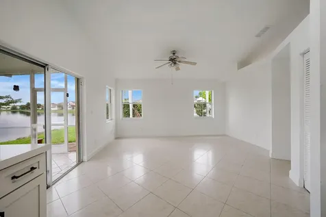 2042 NW 184th Way Pembroke Pines FL 33029