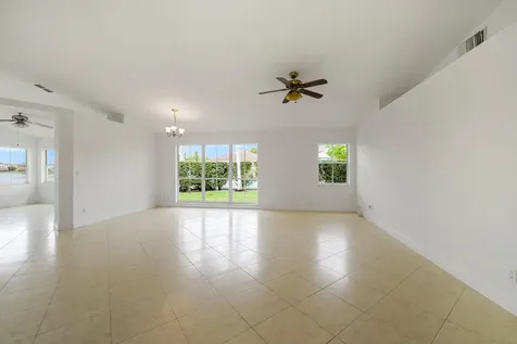 2042 NW 184th Way Pembroke Pines FL 33029