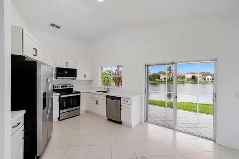 2042 NW 184th Way Pembroke Pines FL 33029