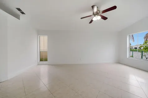 2042 NW 184th Way Pembroke Pines FL 33029