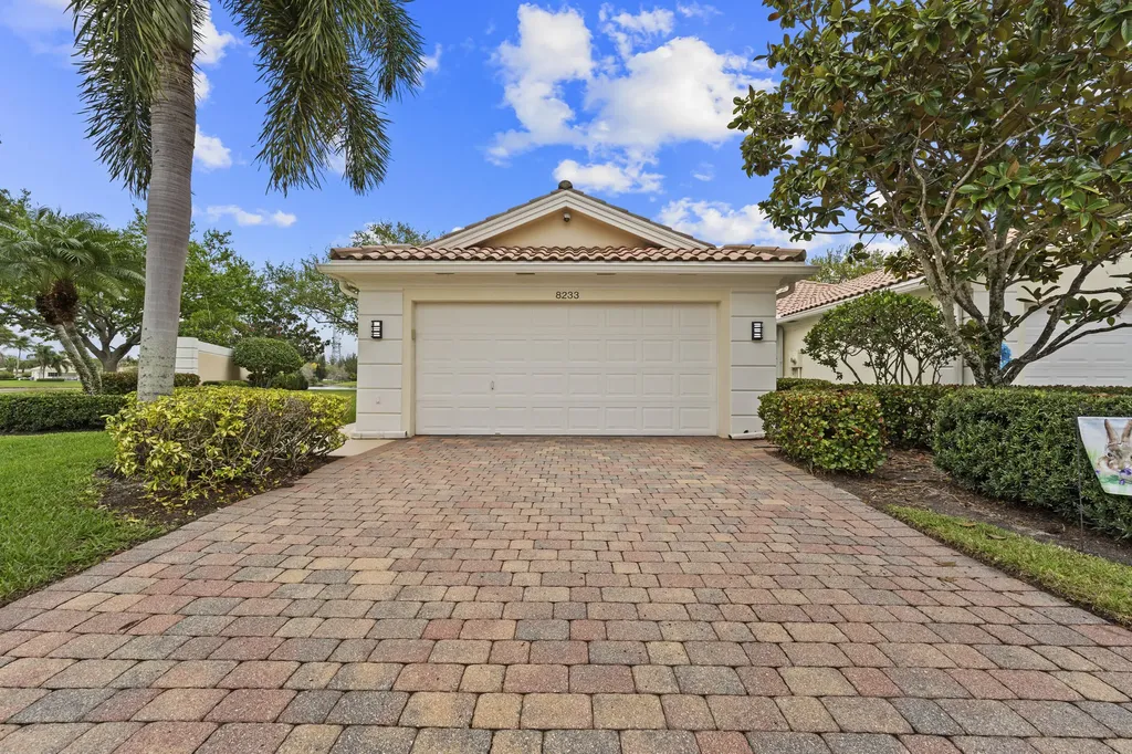 8233 Cozumel Lane Wellington FL 33414