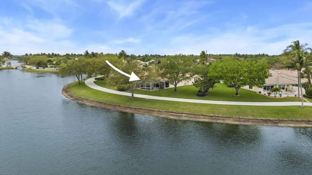 8233 Cozumel Lane Wellington FL 33414