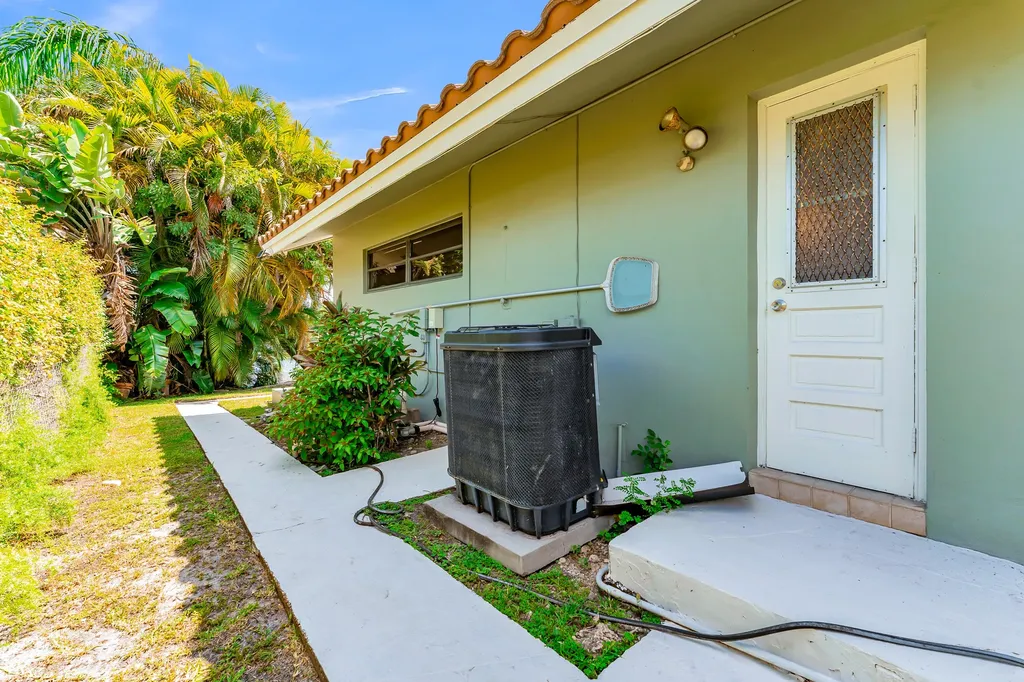 12731 NW 1st Street Plantation FL 33325