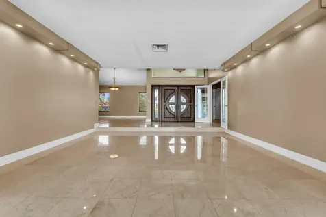 12731 NW 1st Street Plantation FL 33325