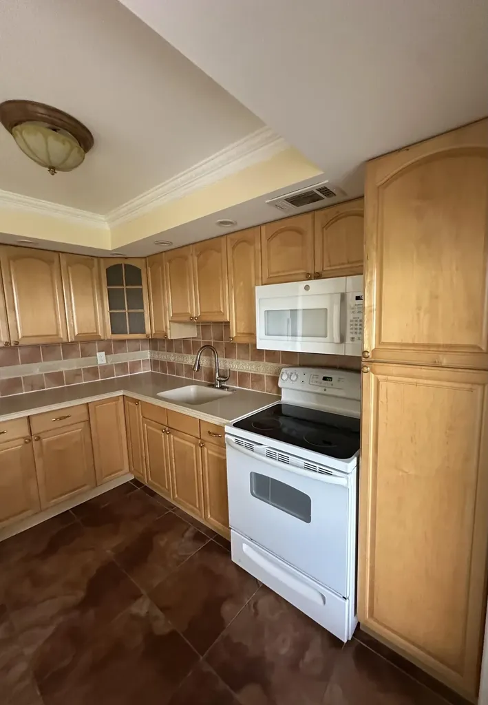 2900 Palm Aire Drive Pompano Beach FL 33069