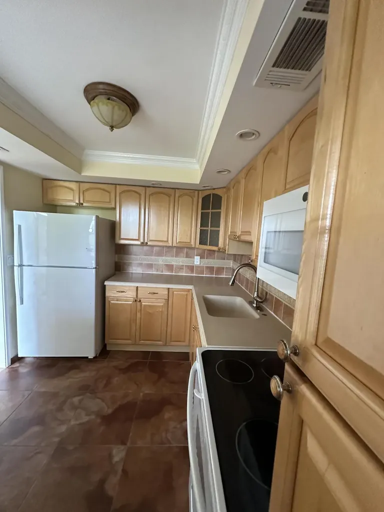 2900 Palm Aire Drive Pompano Beach FL 33069