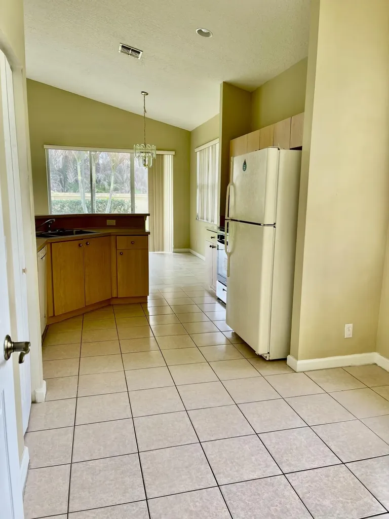 185 NW Willow Grove Avenue Port St Lucie FL 34986