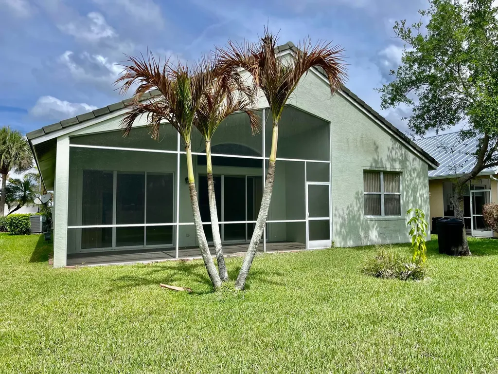 185 NW Willow Grove Avenue Port St Lucie FL 34986