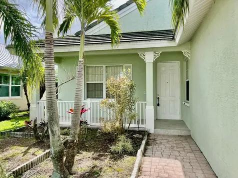 185 NW Willow Grove Avenue Port St Lucie FL 34986