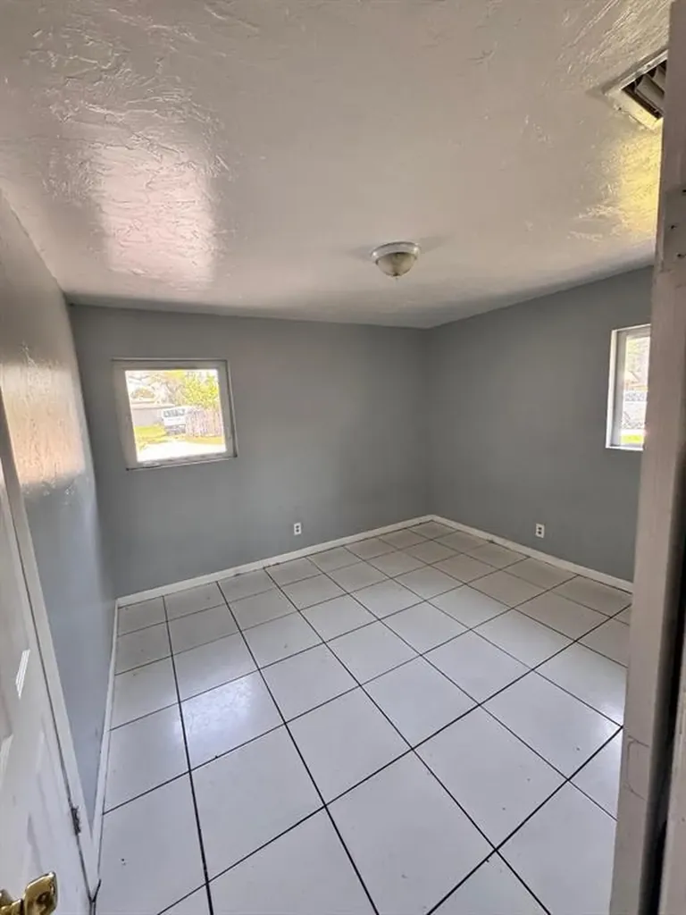 1132 NW 5th Court Fort Lauderdale FL 33311