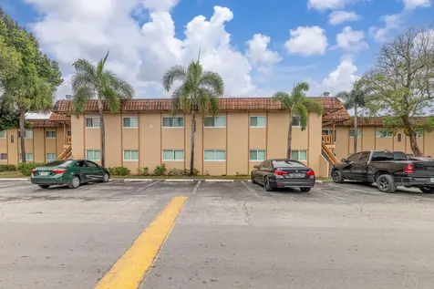 2800 NW 39th Way Lauderdale Lakes FL 33311