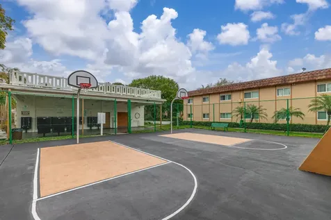 2800 NW 39th Way Lauderdale Lakes FL 33311