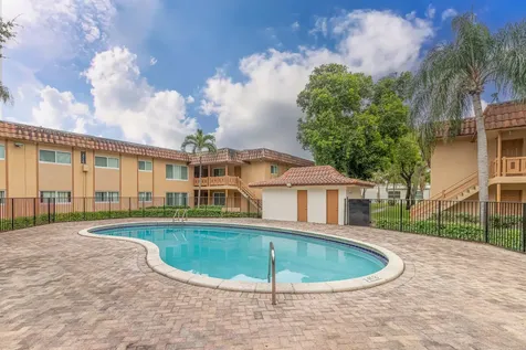 2800 NW 39th Way Lauderdale Lakes FL 33311