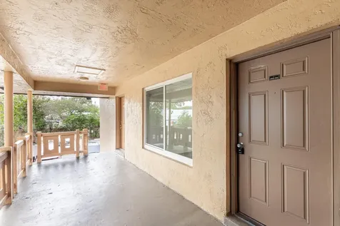 2800 NW 39th Way Lauderdale Lakes FL 33311