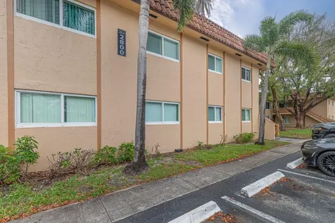 2800 NW 39th Way Lauderdale Lakes FL 33311