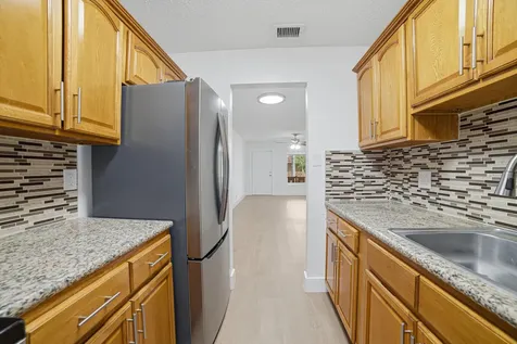 2800 NW 39th Way Lauderdale Lakes FL 33311