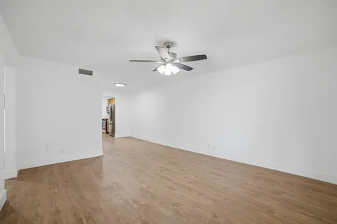 2800 NW 39th Way Lauderdale Lakes FL 33311