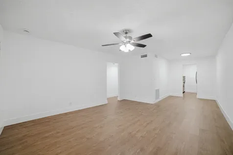 2800 NW 39th Way Lauderdale Lakes FL 33311