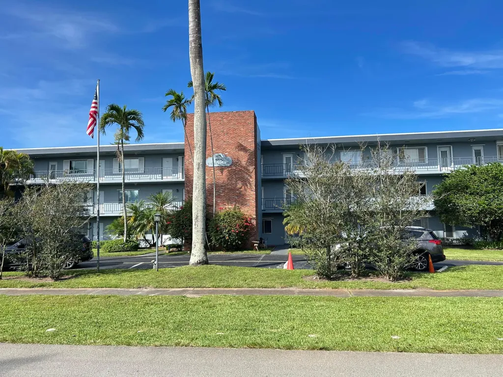 515 S Crescent Drive Hollywood FL 33021