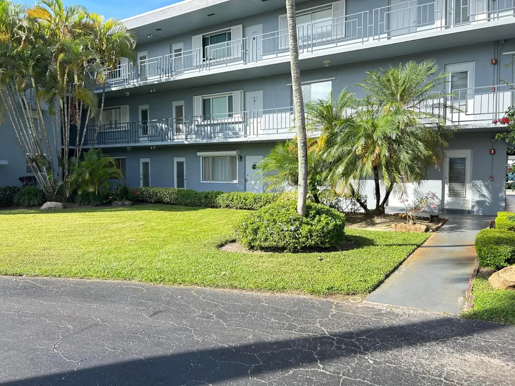 515 S Crescent Drive Hollywood FL 33021